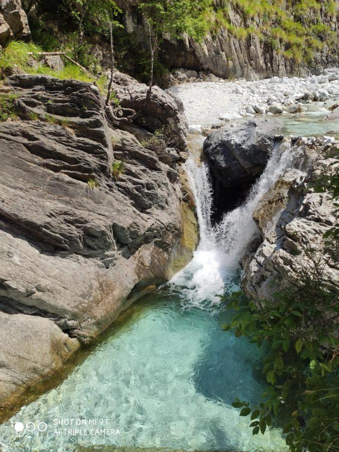 Incantevole Casa Sul Fiume, Relax E Natura Ai Piedi Della Alpi Apuane Massa  Exterior photo